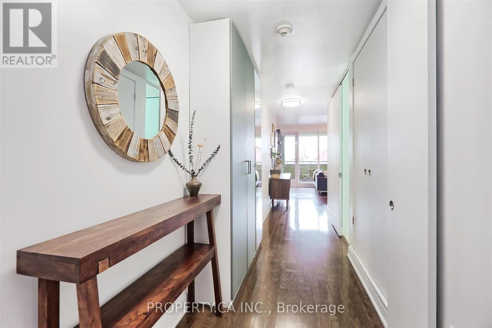 303 - 25 RITCHIE AVENUE