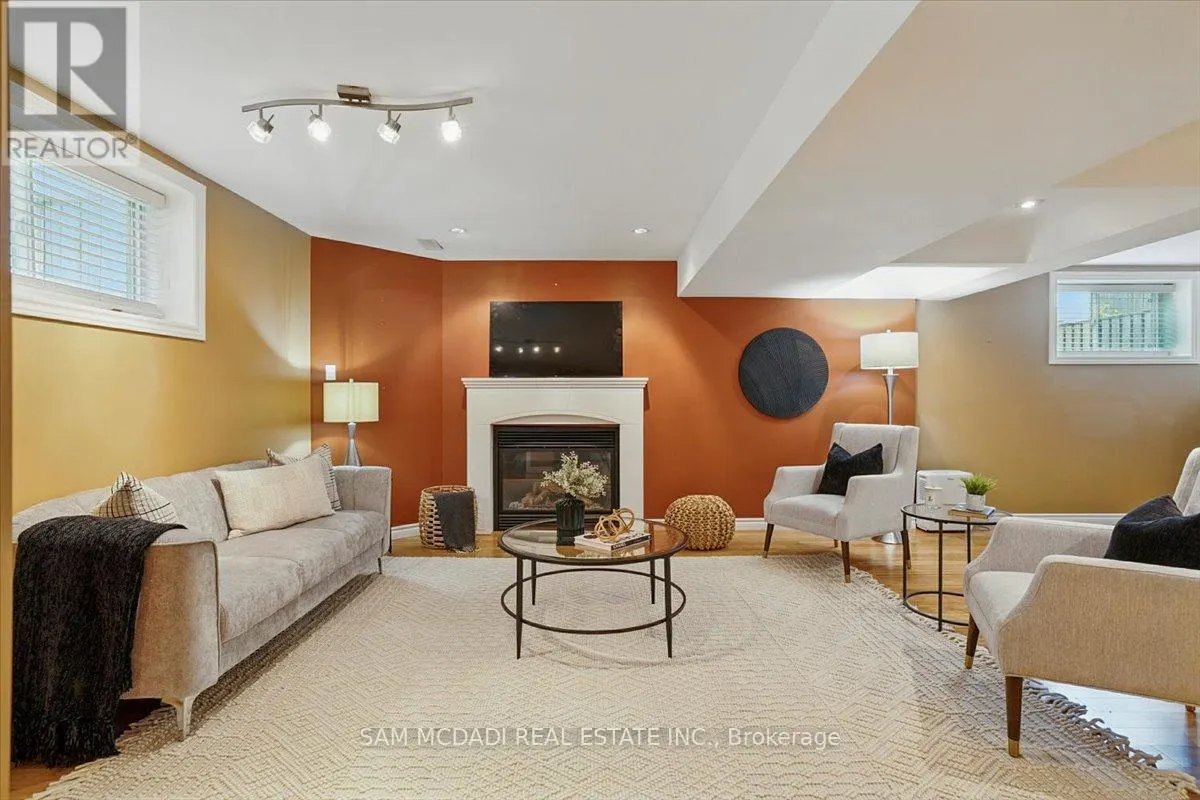 3 MAUDE COURT