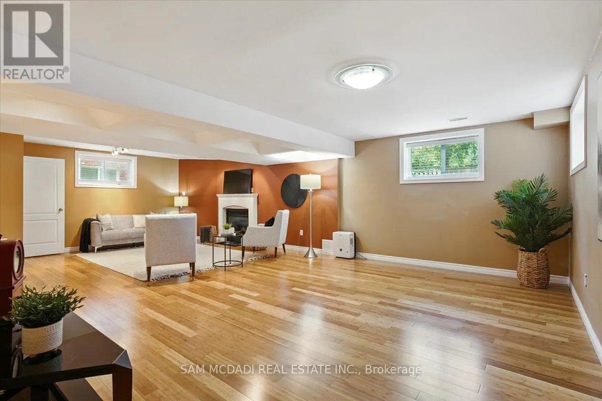 3 MAUDE COURT