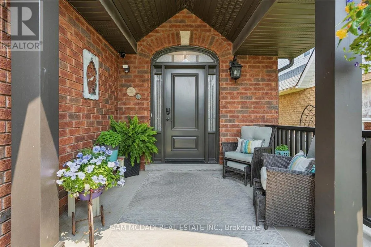 3 MAUDE COURT