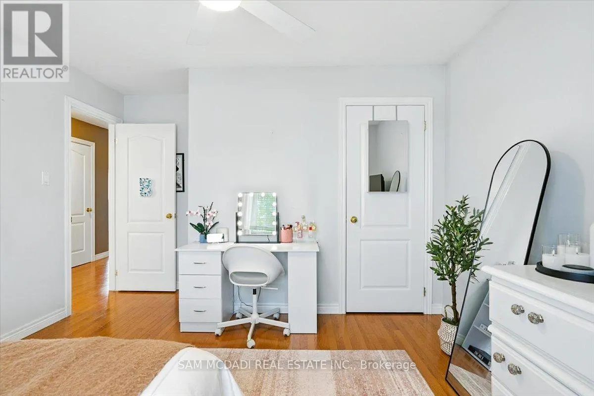 3 MAUDE COURT