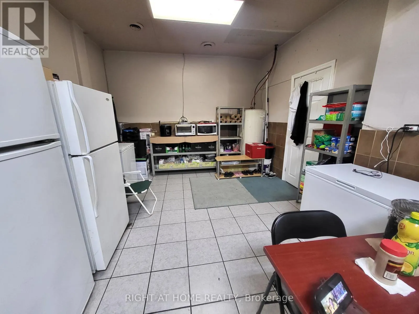 825 RUNNYMEDE ROAD