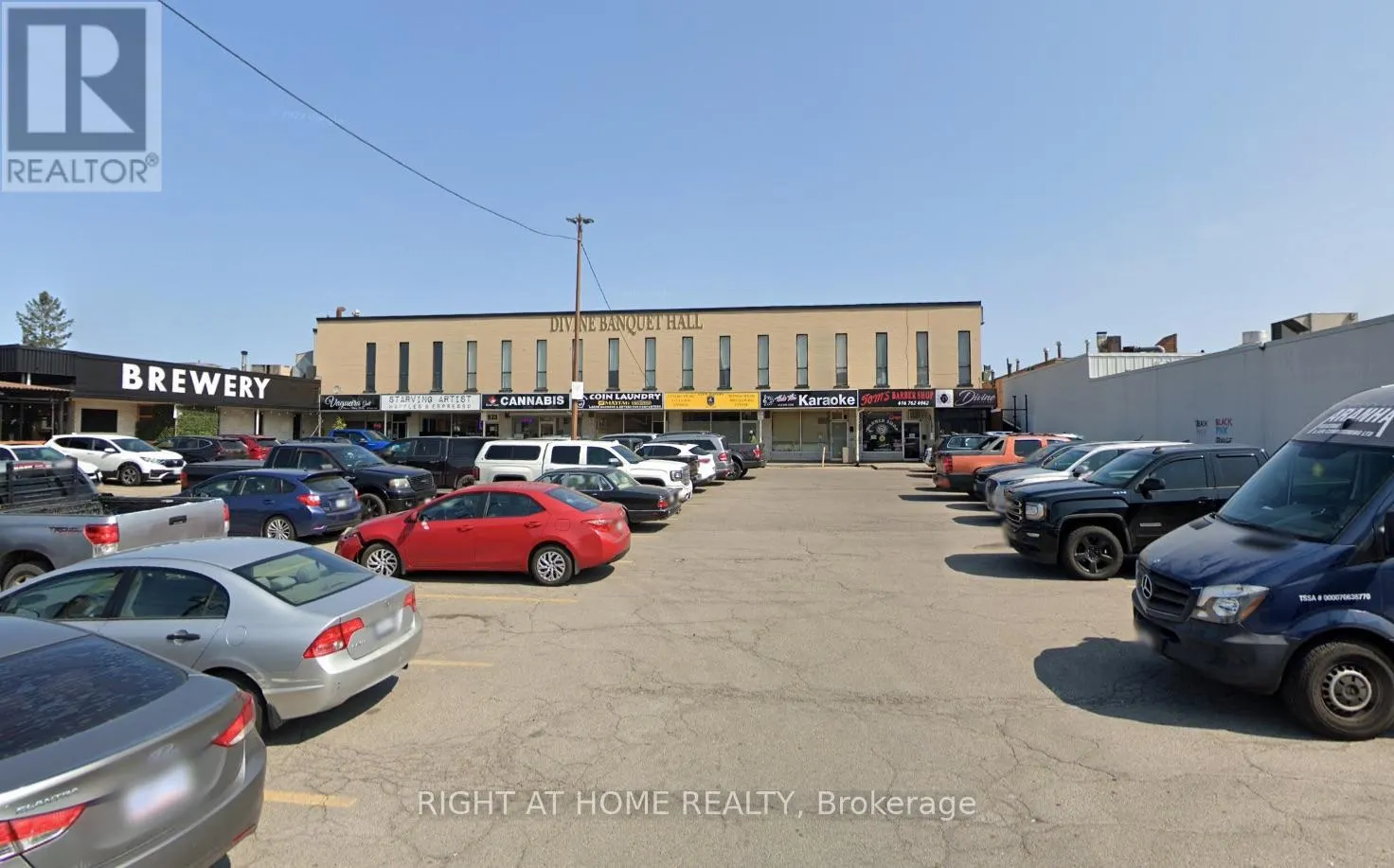 825 RUNNYMEDE ROAD