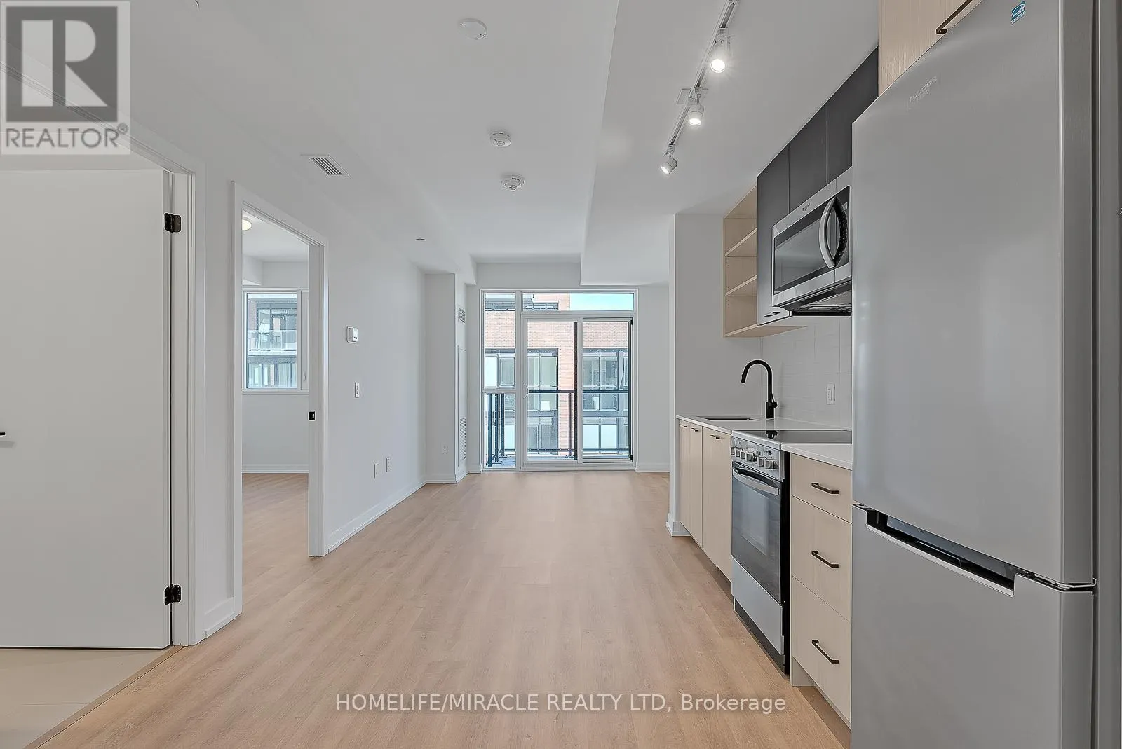 311 - 2300 ST. CLAIR AVENUE W