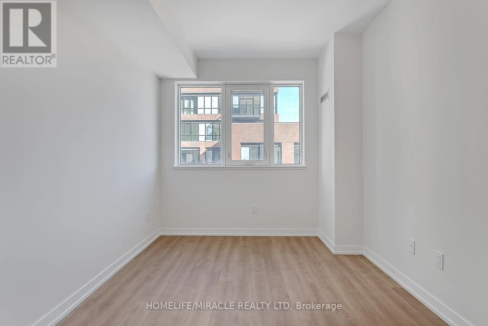 311 - 2300 ST. CLAIR AVENUE W