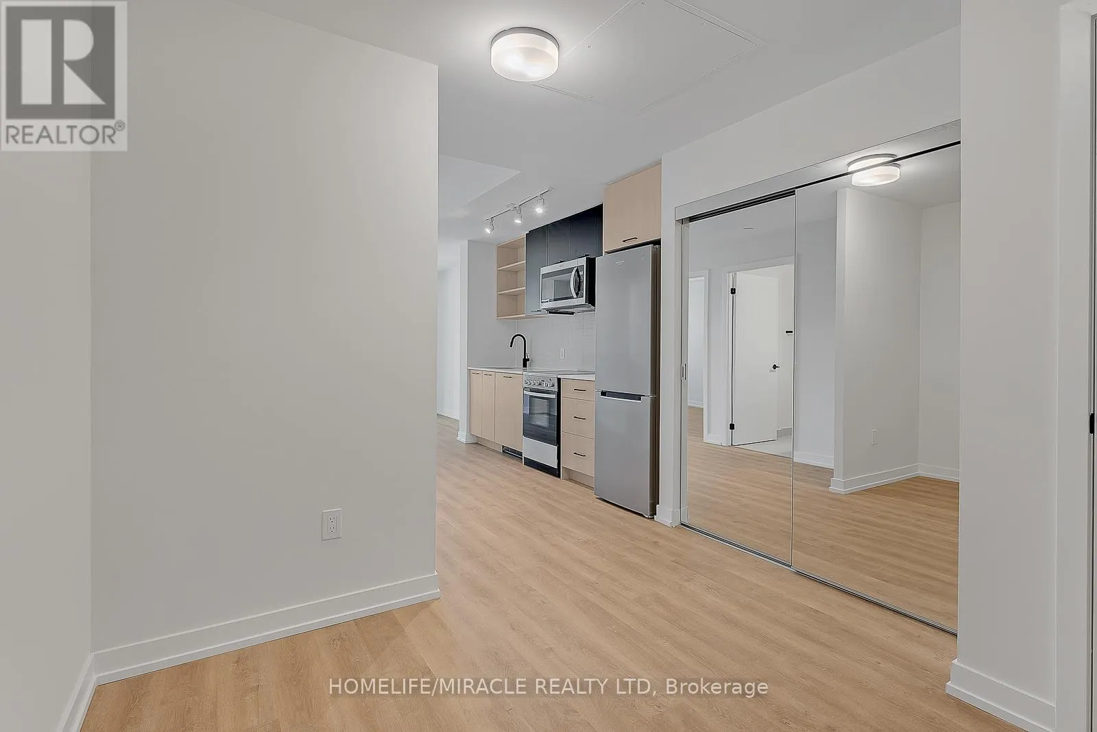 311 - 2300 ST. CLAIR AVENUE W