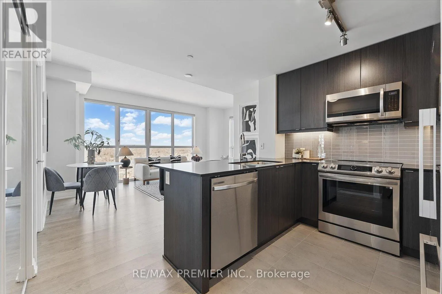 2409 - 50 THOMAS RILEY ROAD