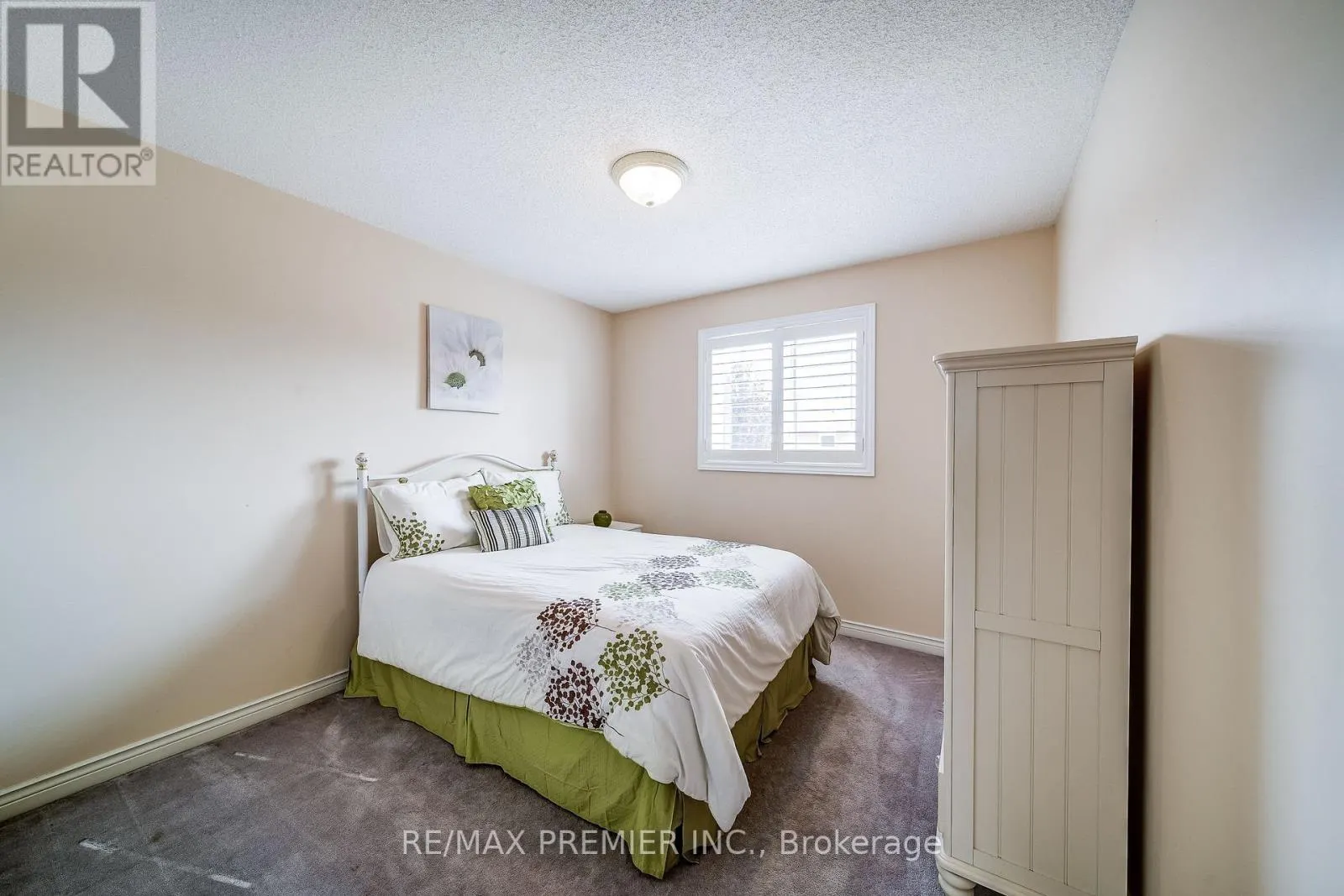 21 BERRYDOWN DRIVE