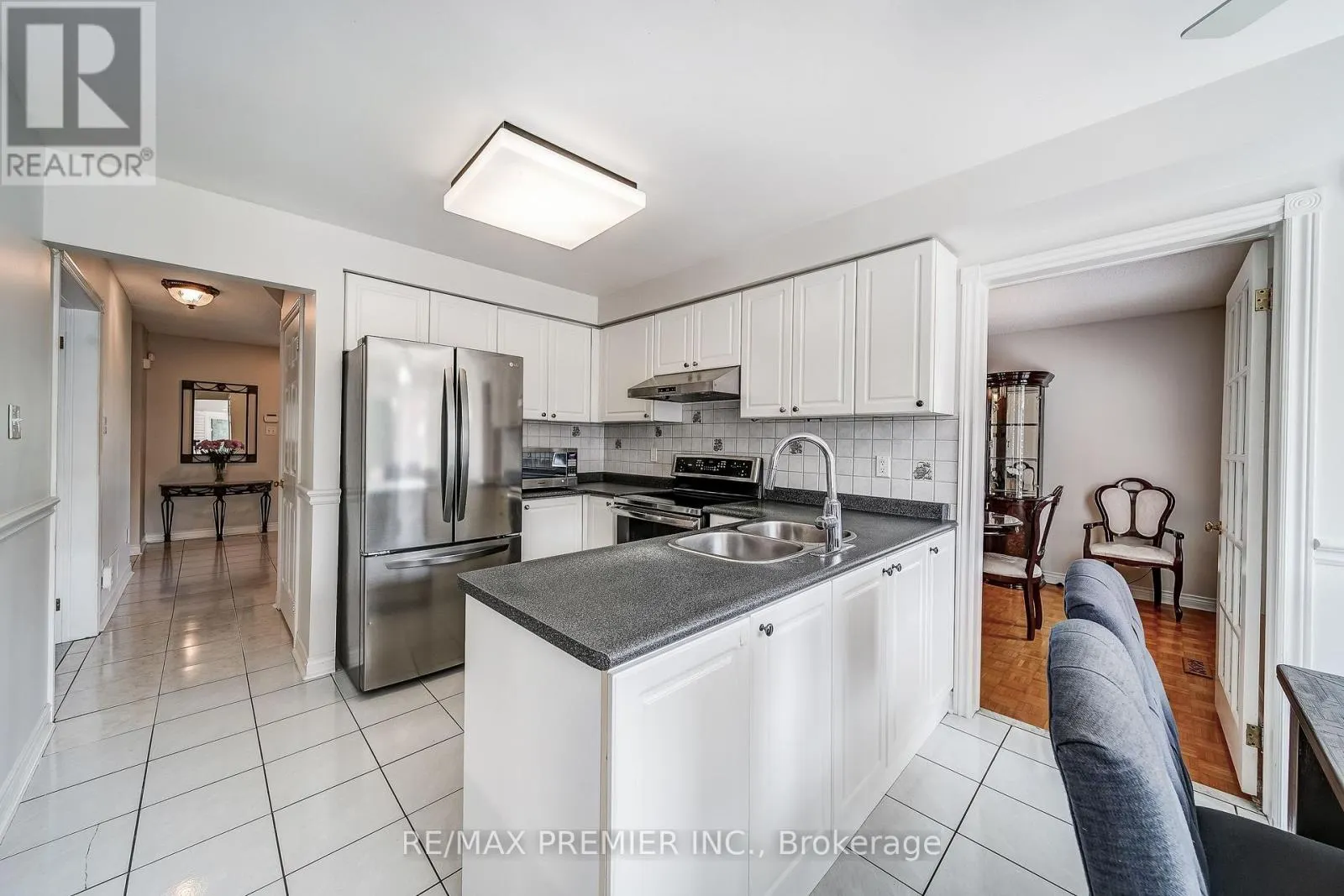 21 BERRYDOWN DRIVE