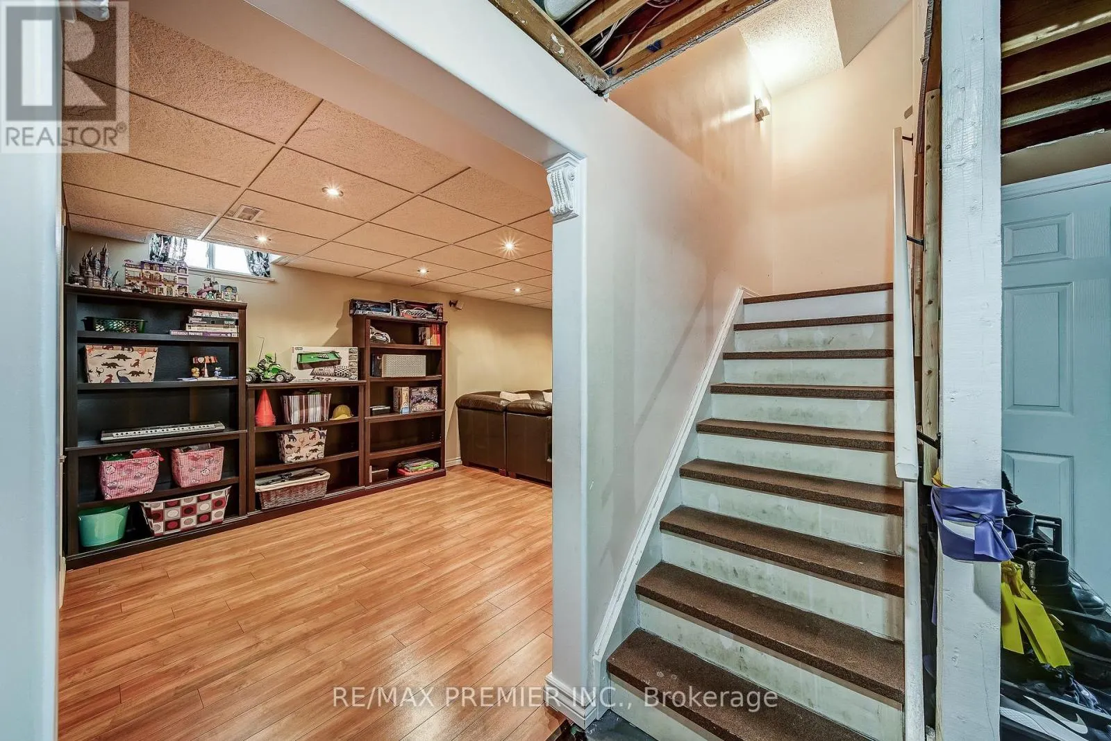 21 BERRYDOWN DRIVE