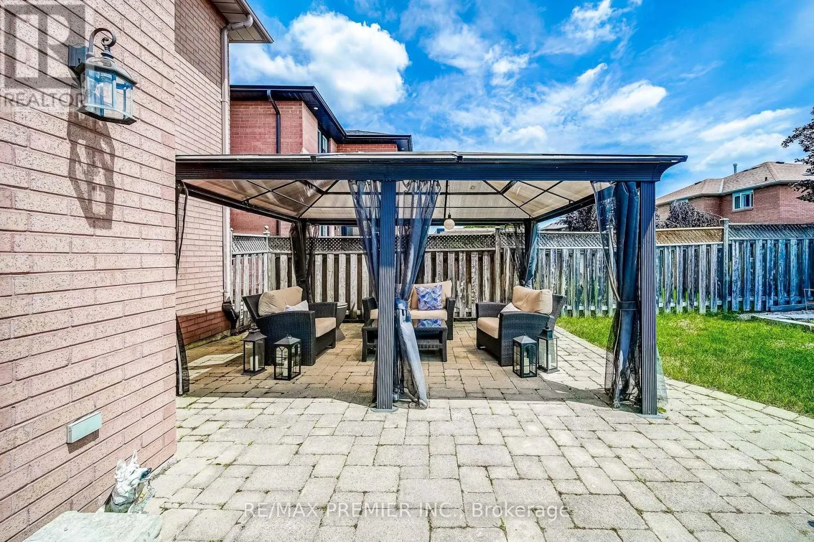 21 BERRYDOWN DRIVE