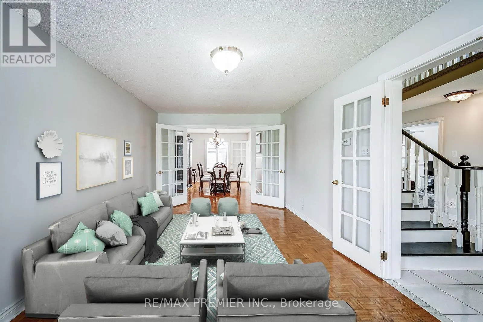 21 BERRYDOWN DRIVE