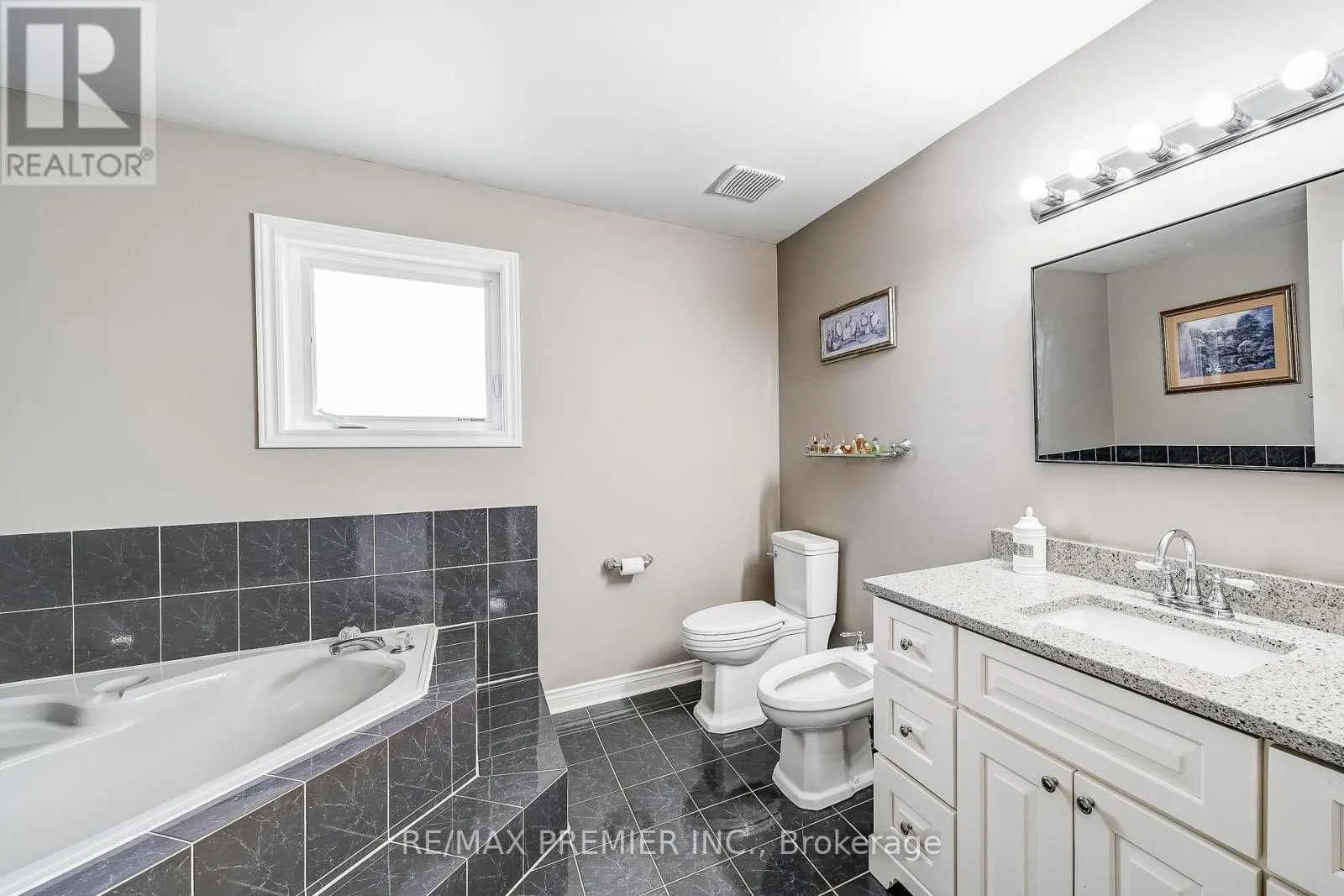 21 BERRYDOWN DRIVE