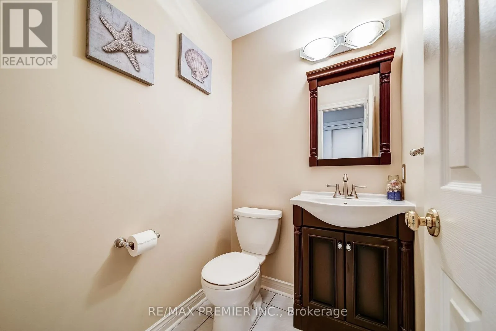 21 BERRYDOWN DRIVE