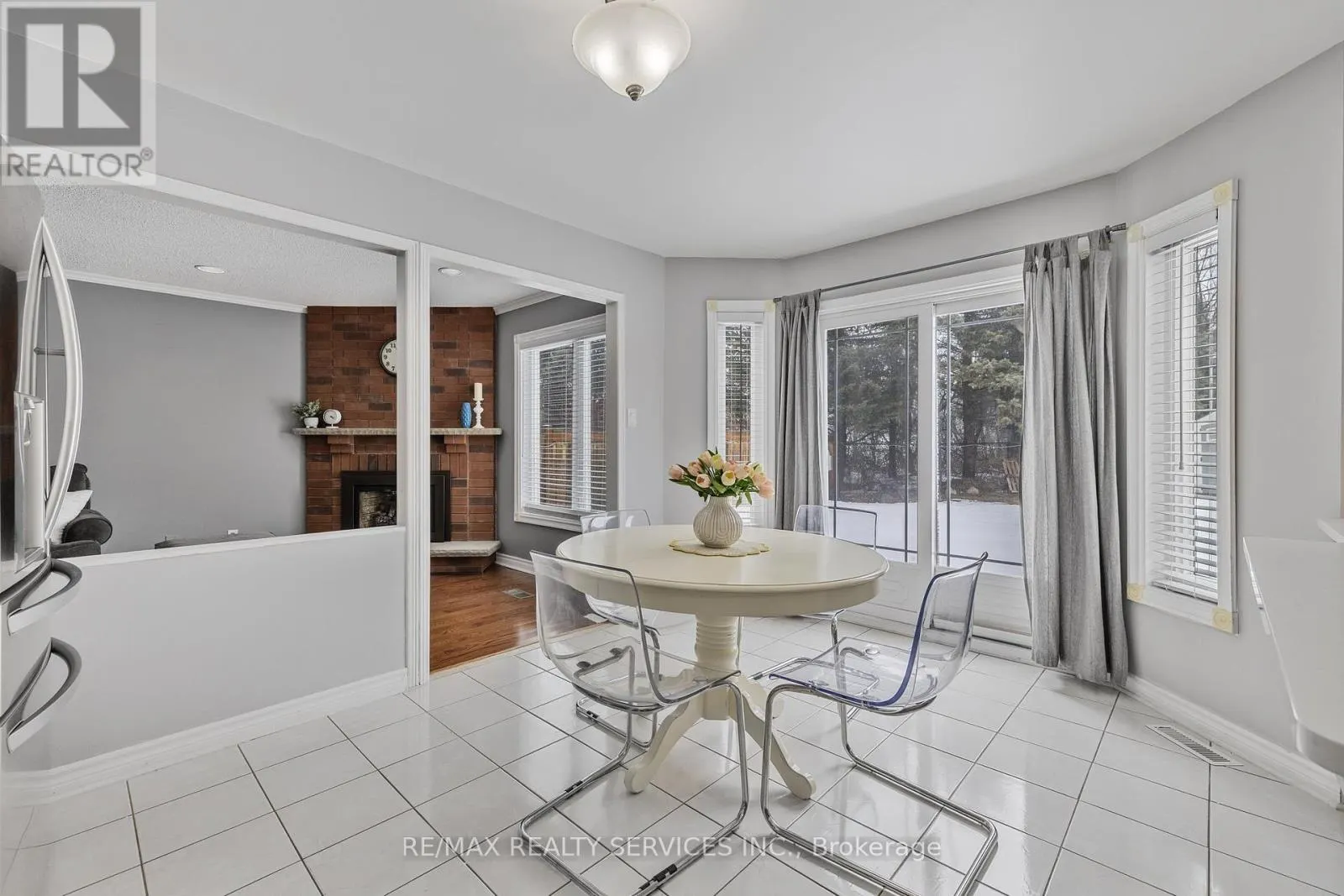 24 ROYAL VALLEY DRIVE