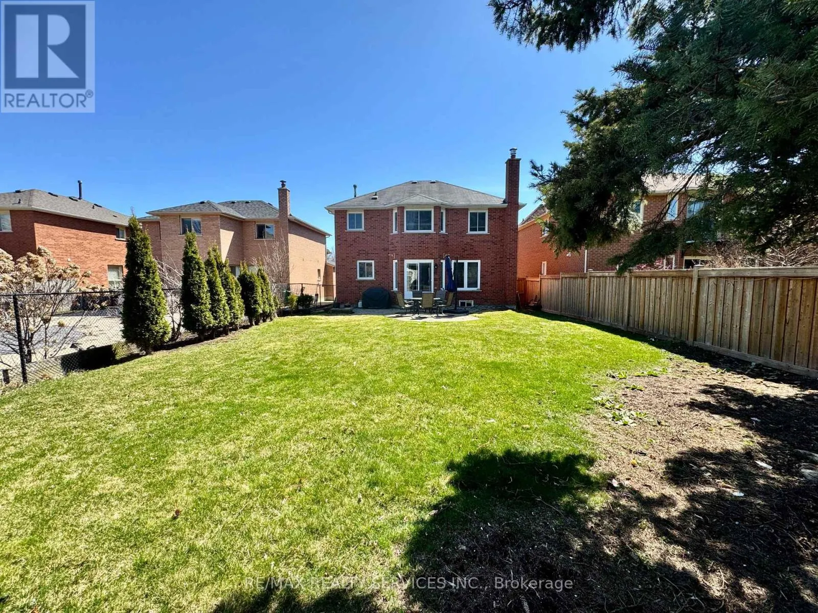 24 ROYAL VALLEY DRIVE