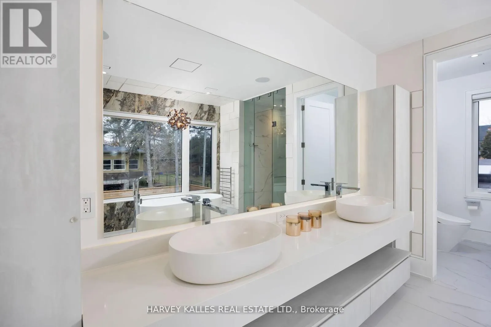 837 ROYAL YORK ROAD
