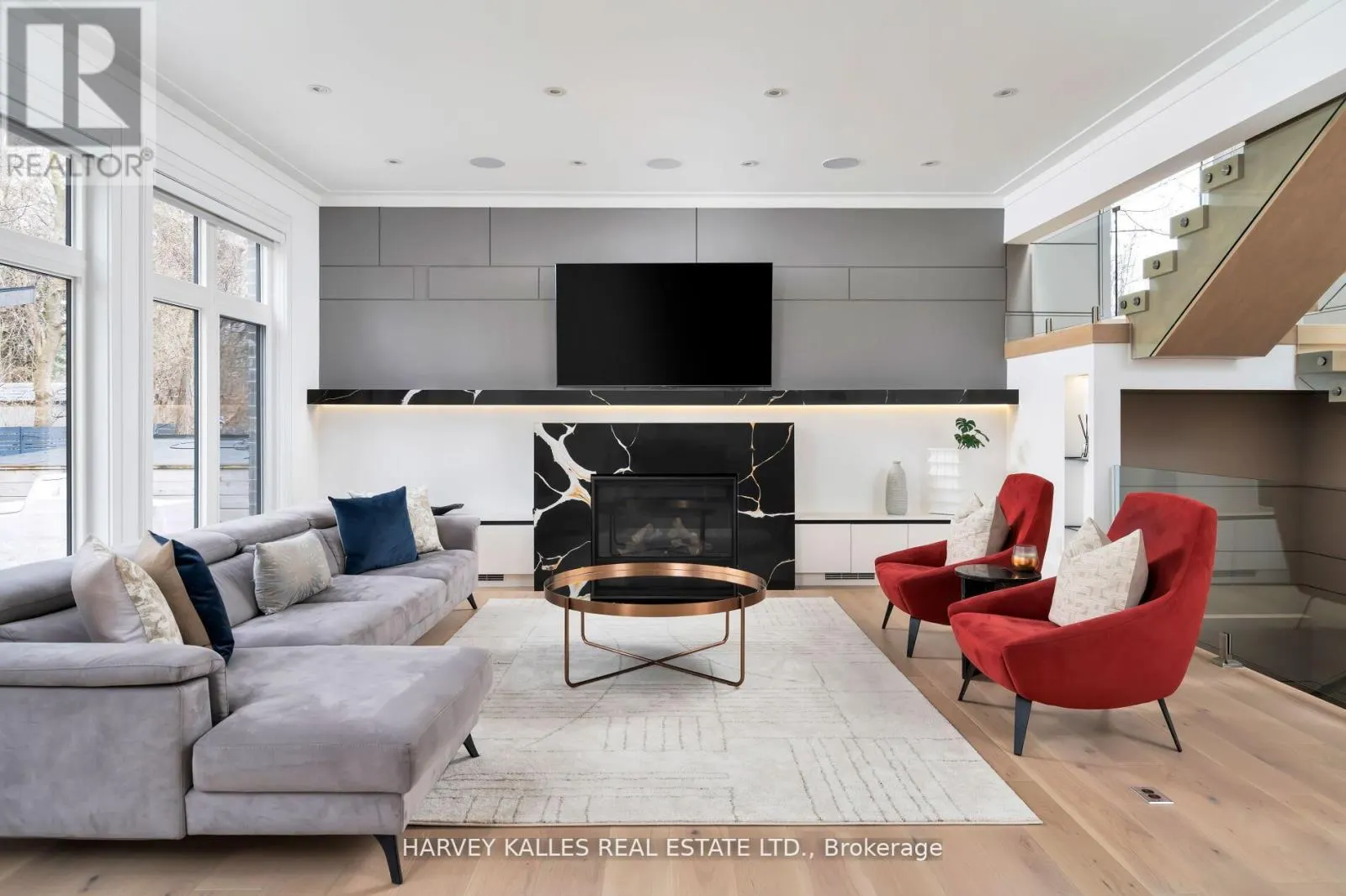 837 ROYAL YORK ROAD