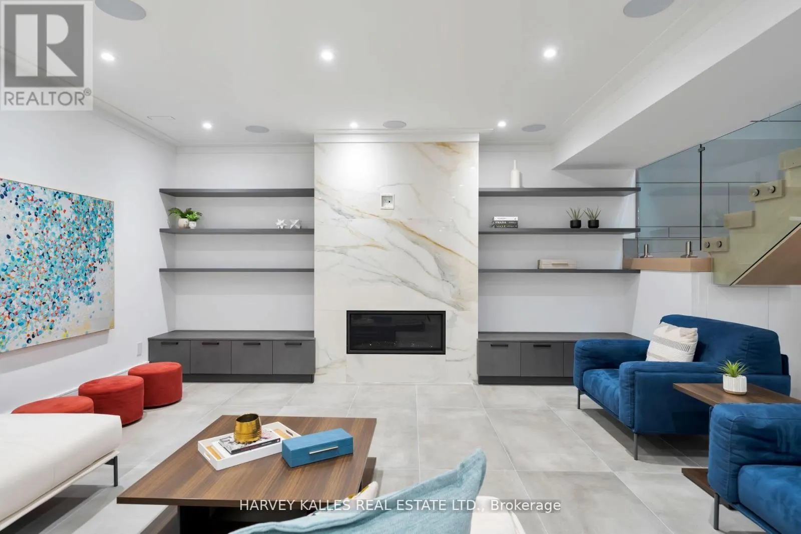 837 ROYAL YORK ROAD