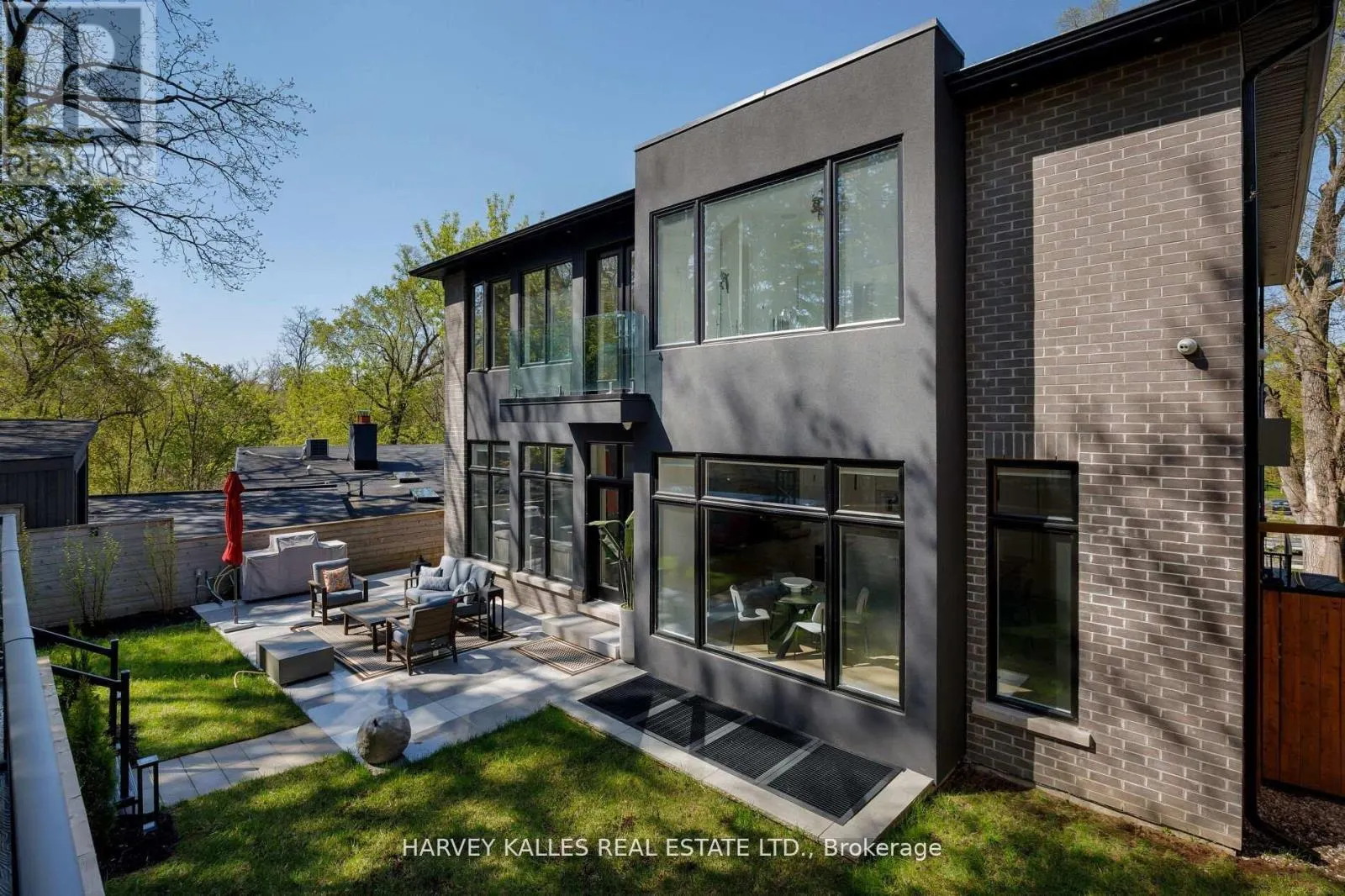837 ROYAL YORK ROAD