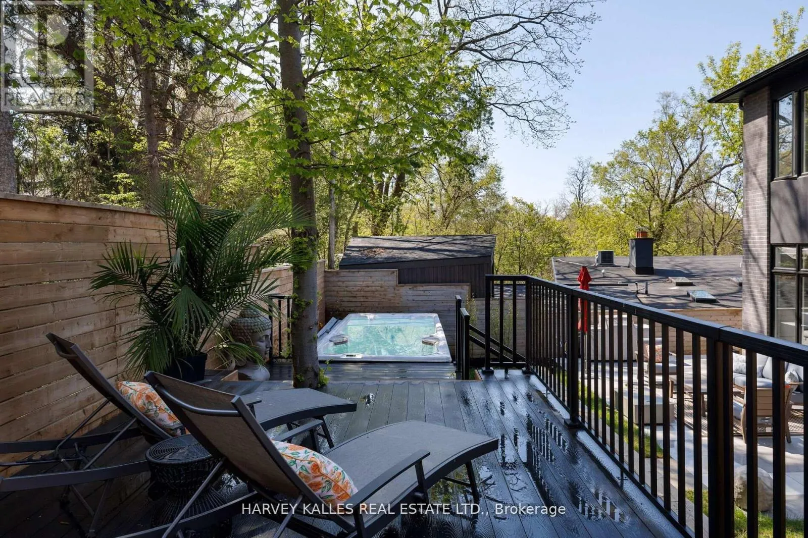 837 ROYAL YORK ROAD