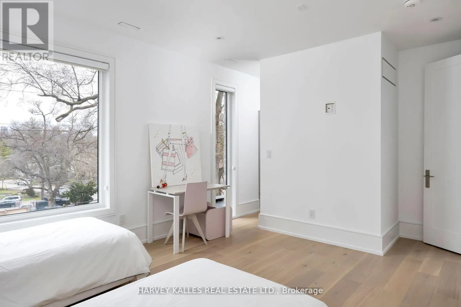 837 ROYAL YORK ROAD