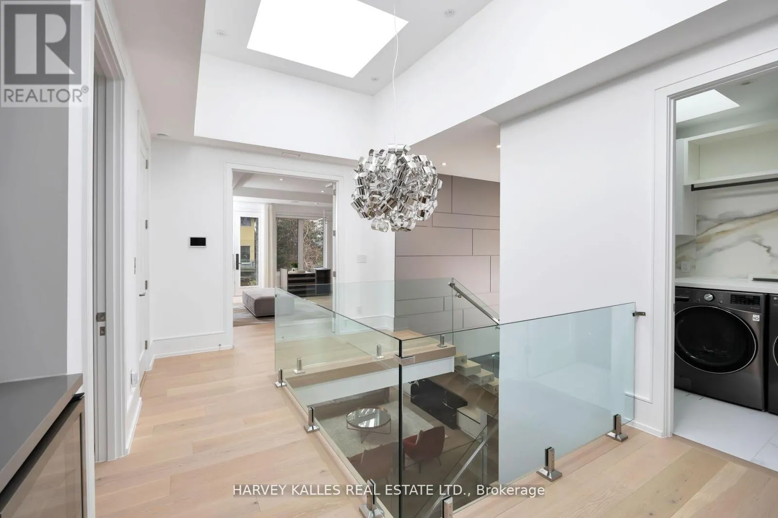 837 ROYAL YORK ROAD