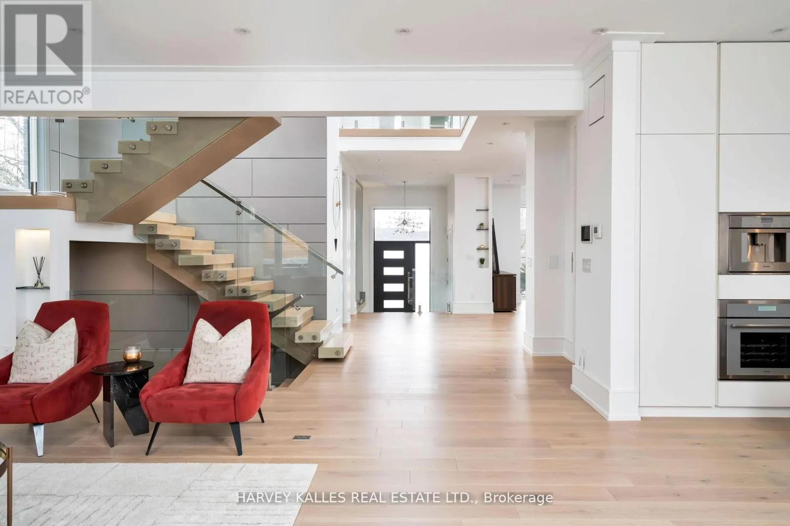837 ROYAL YORK ROAD