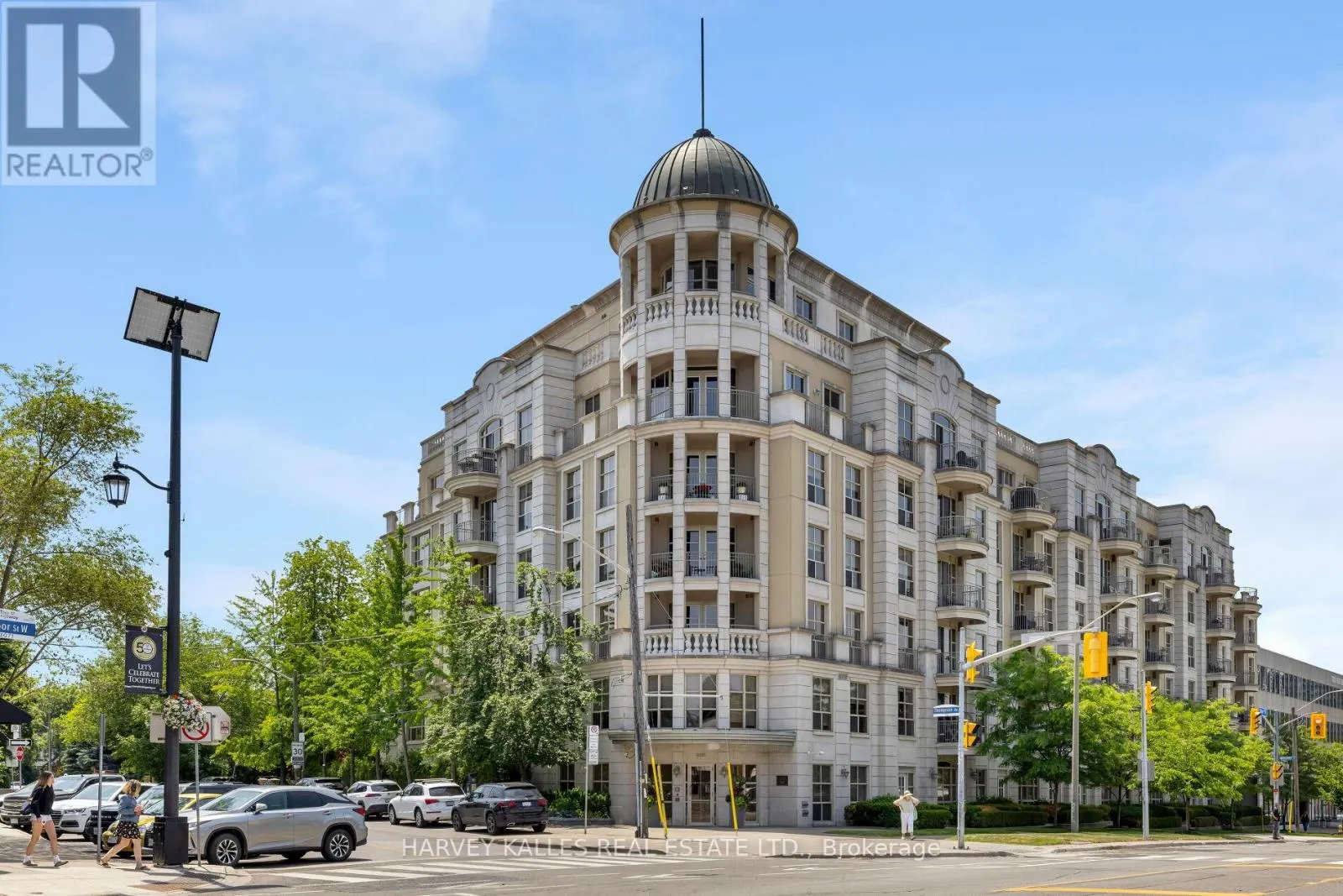 212 - 3085 BLOOR STREET W