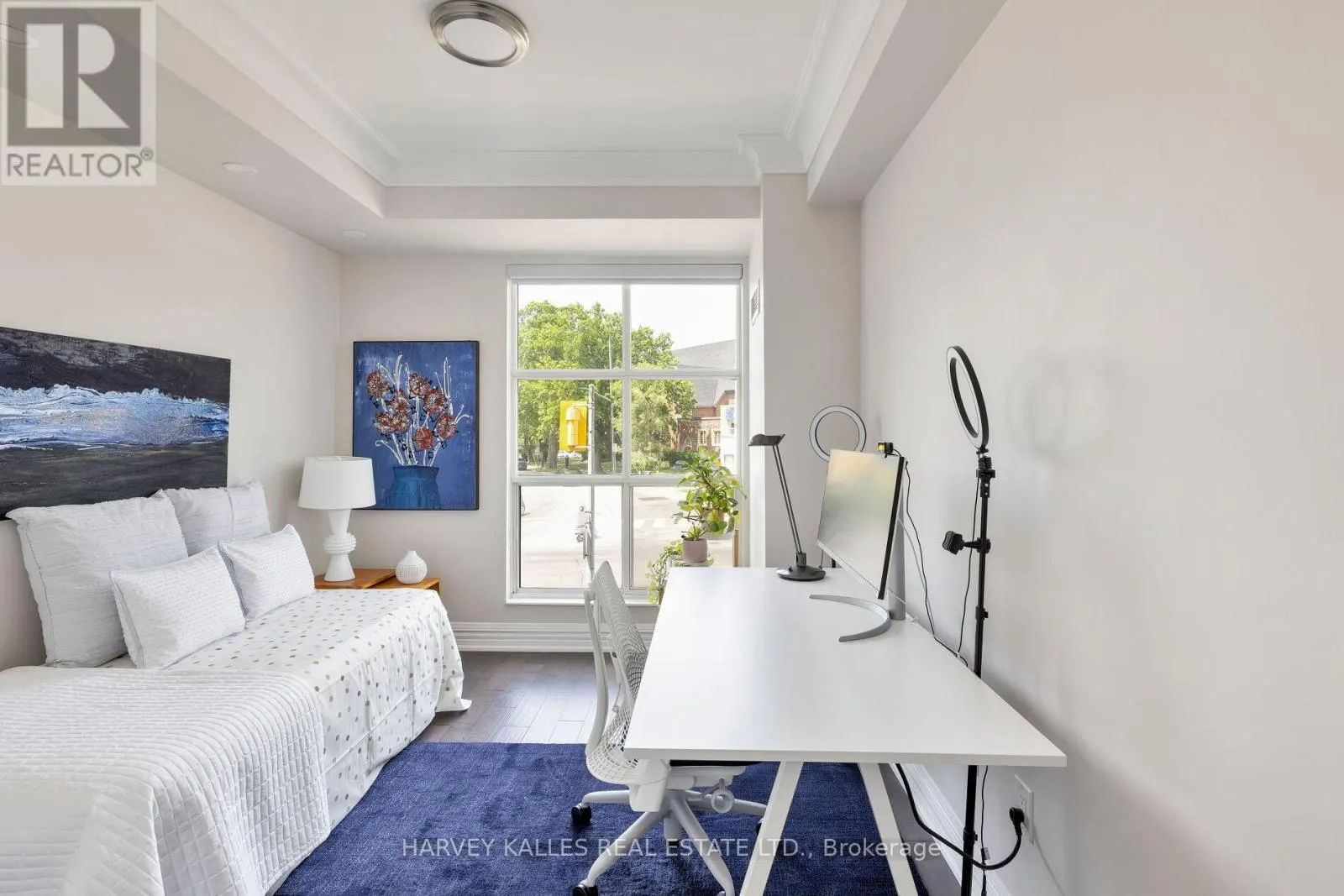 212 - 3085 BLOOR STREET W
