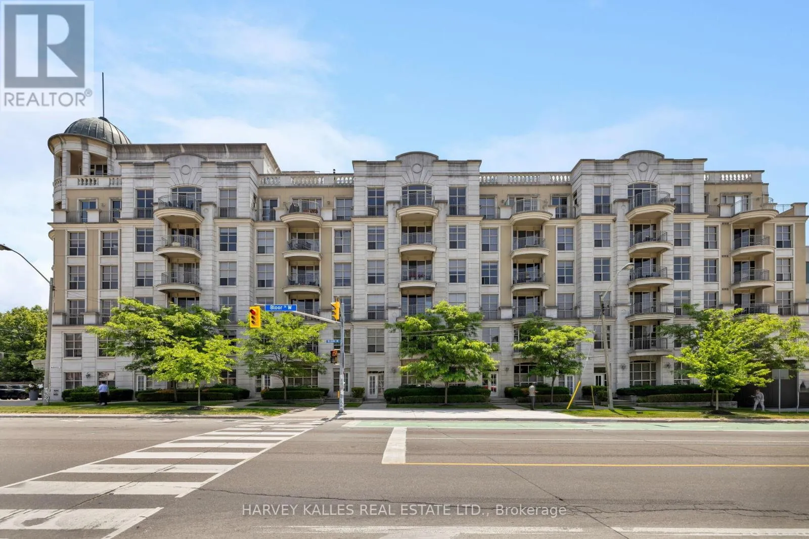 212 - 3085 BLOOR STREET W