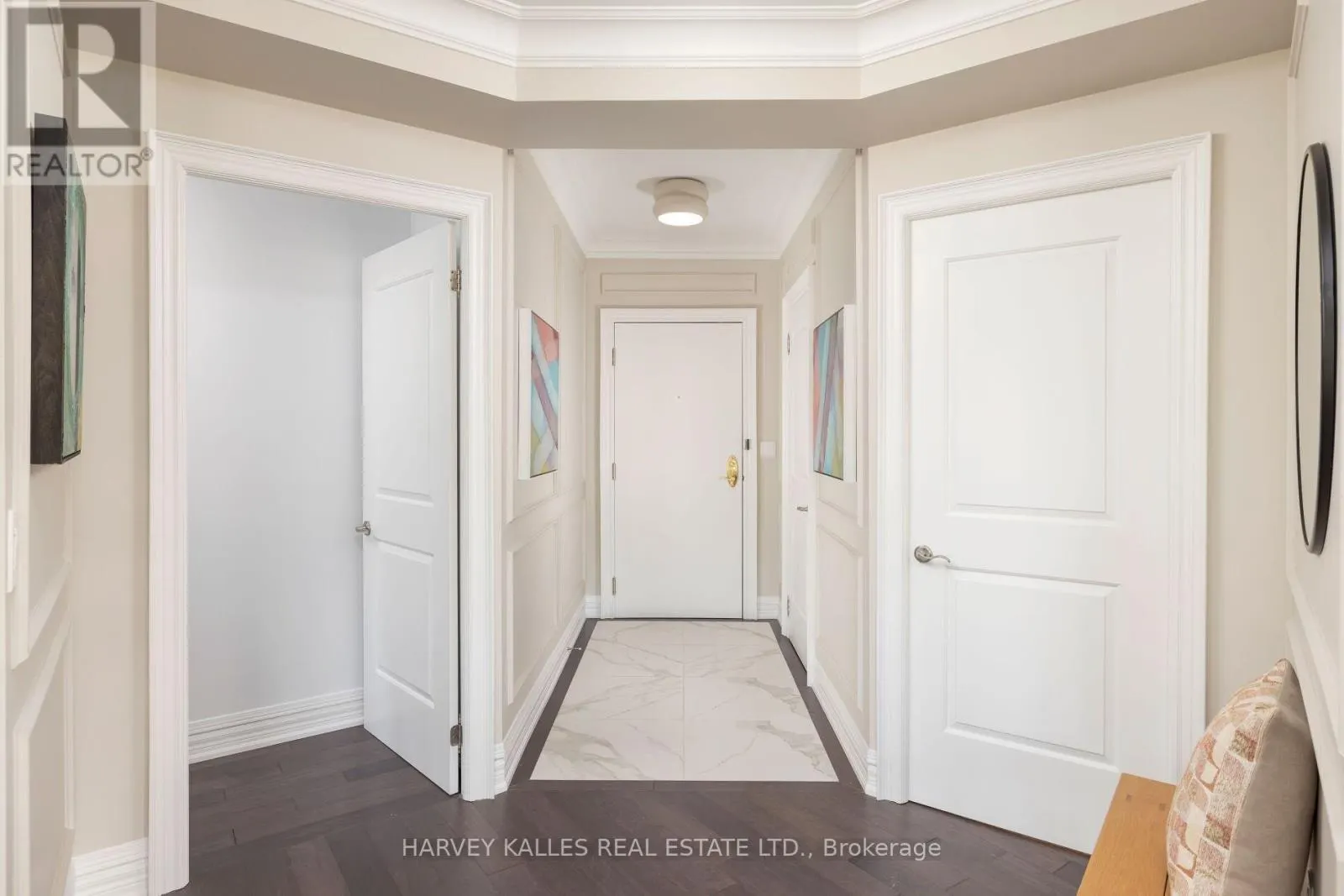 212 - 3085 BLOOR STREET W
