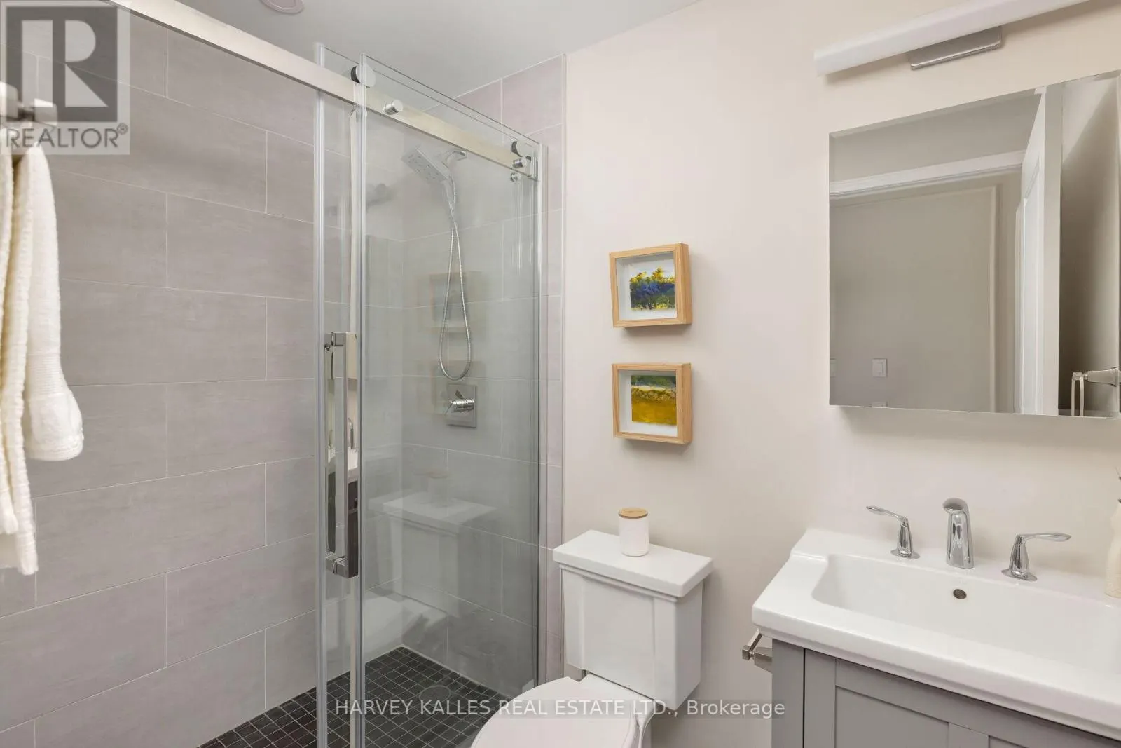 212 - 3085 BLOOR STREET W