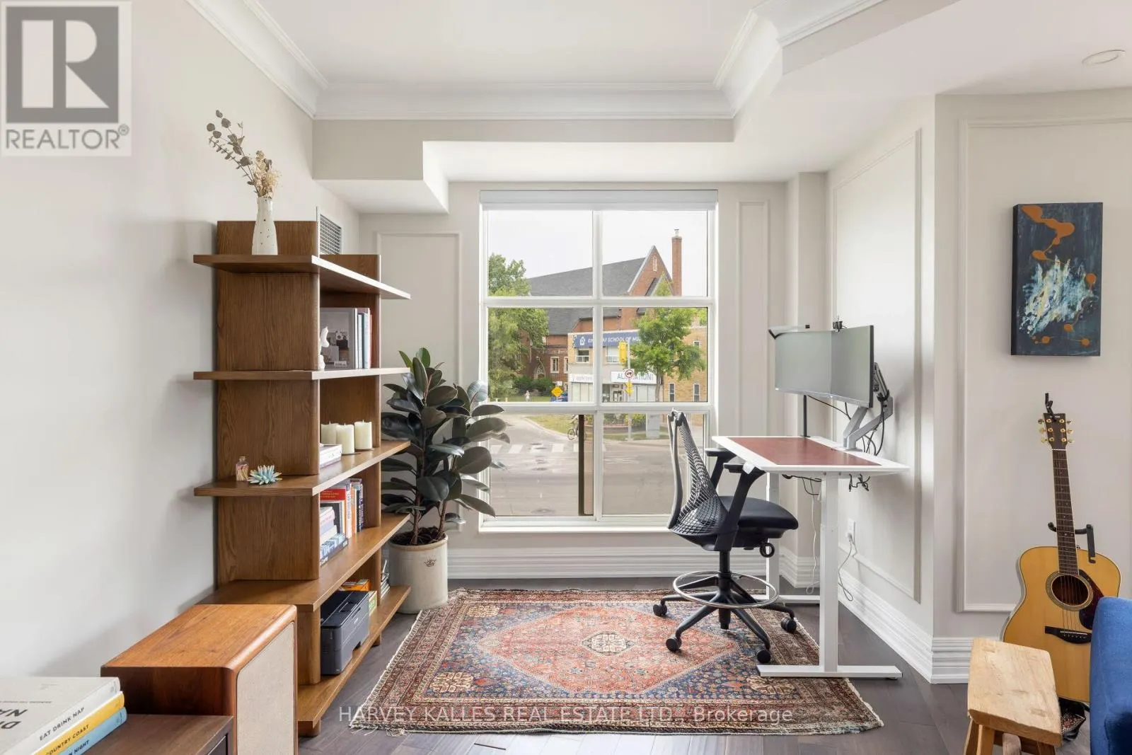212 - 3085 BLOOR STREET W