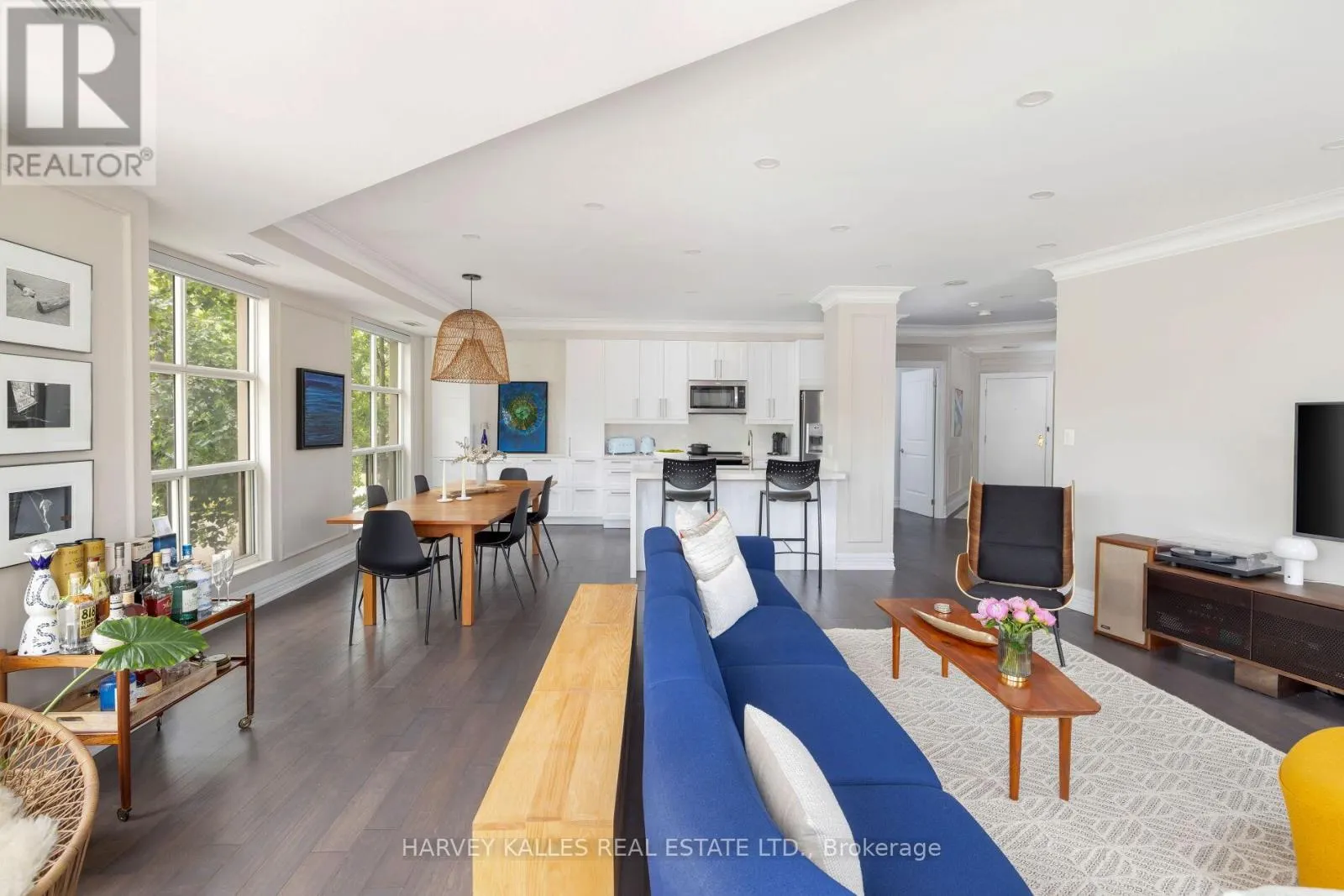 212 - 3085 BLOOR STREET W