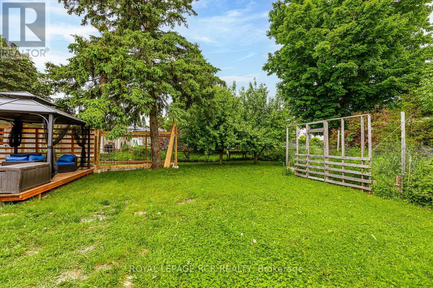 27 RUSTIC CRESCENT
