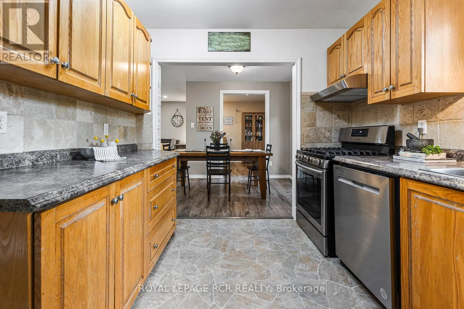 27 RUSTIC CRESCENT