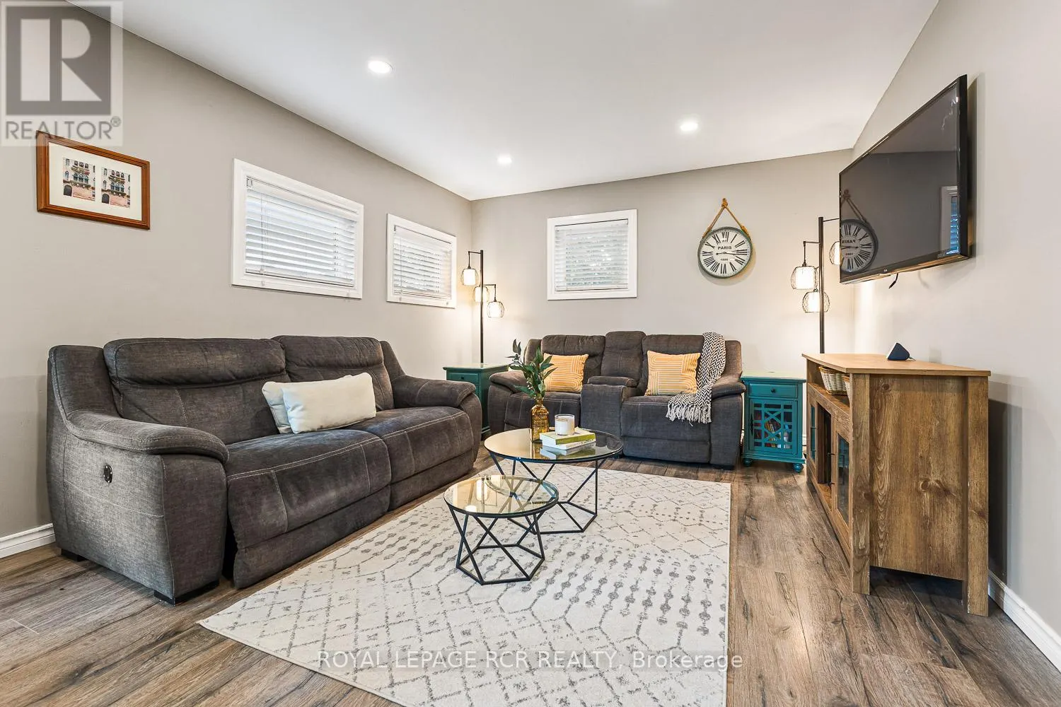 27 RUSTIC CRESCENT