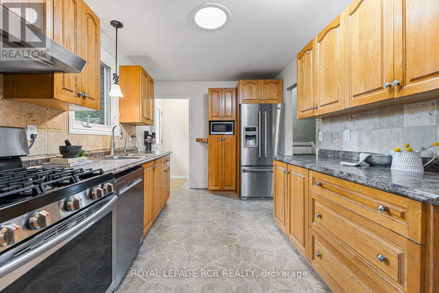 27 RUSTIC CRESCENT