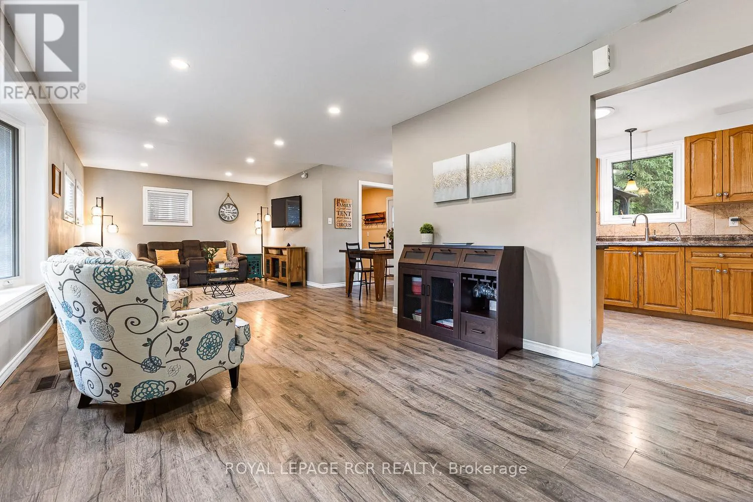 27 RUSTIC CRESCENT