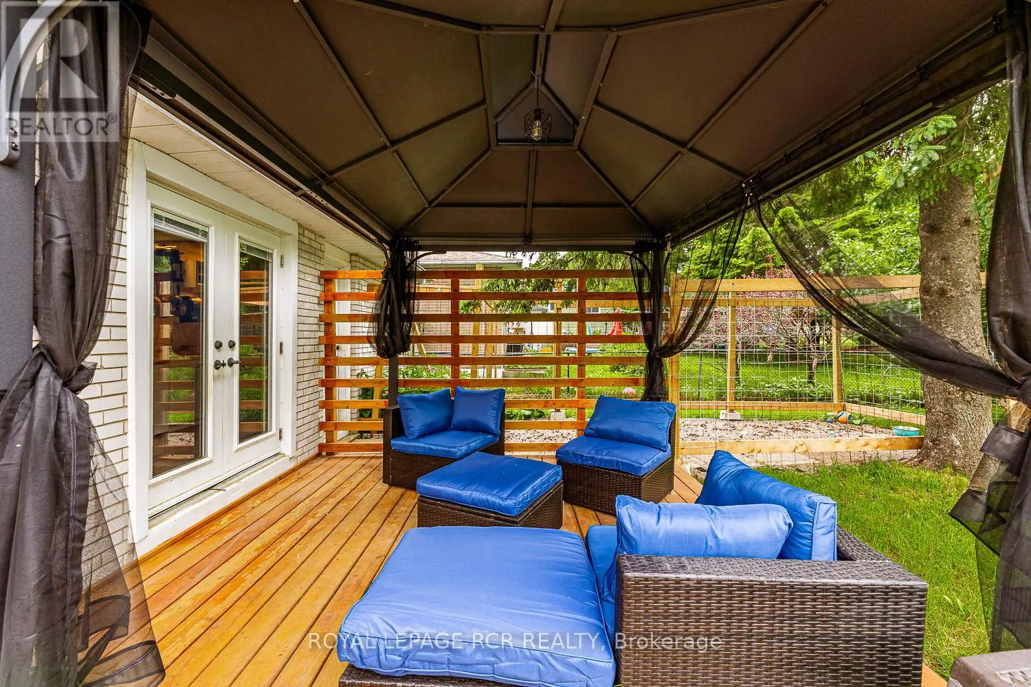 27 RUSTIC CRESCENT