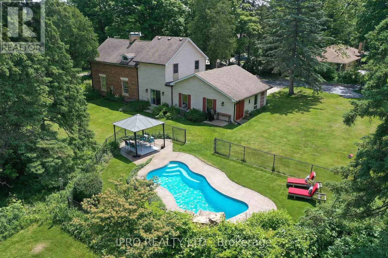 4 STEWARTTOWN ROAD