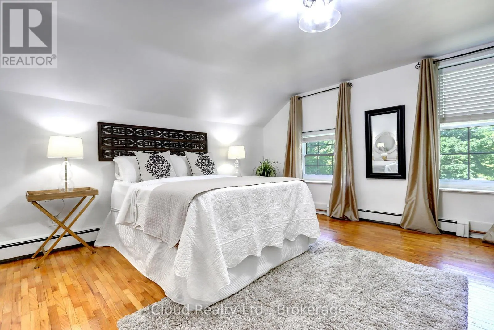 4 STEWARTTOWN ROAD