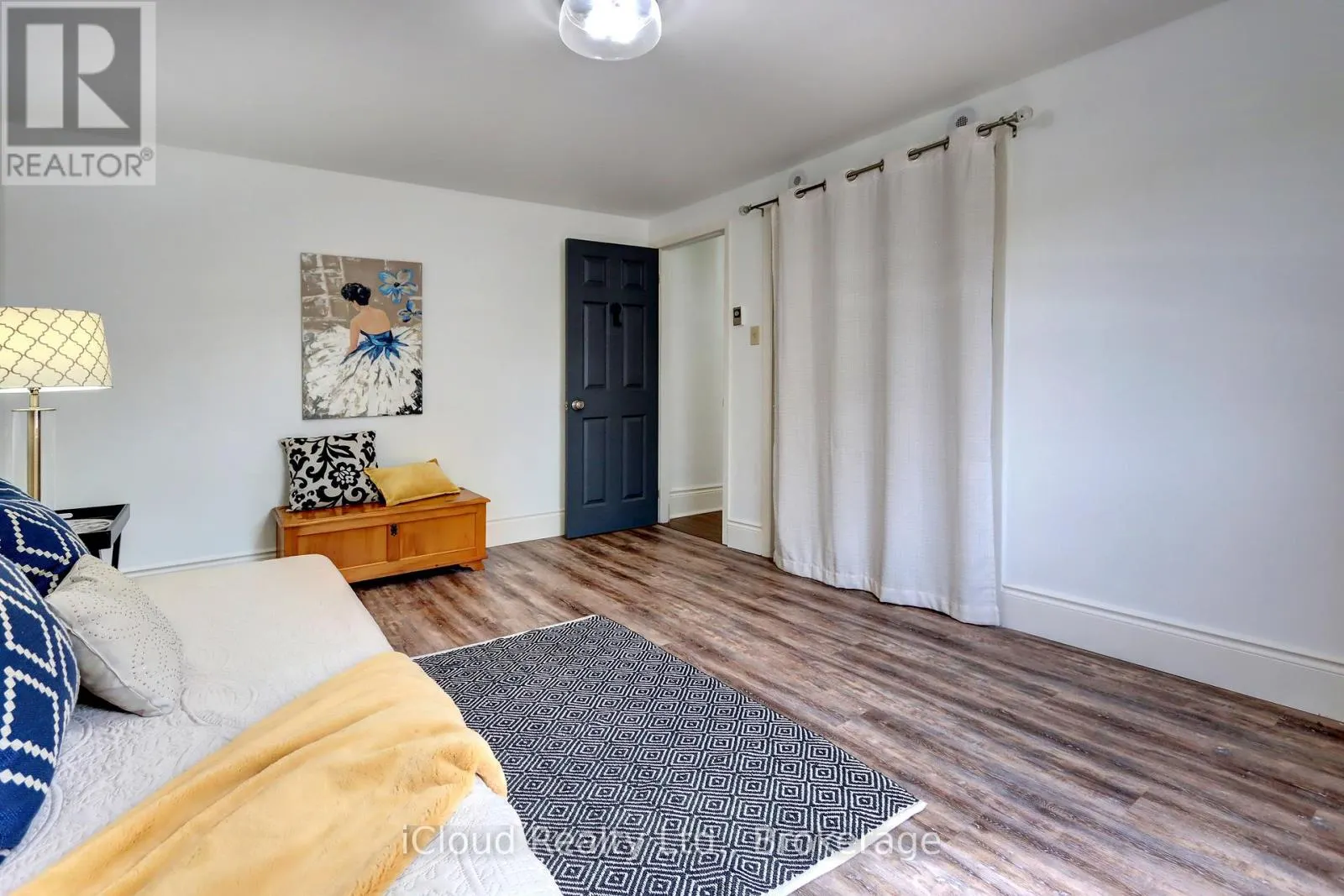 4 STEWARTTOWN ROAD