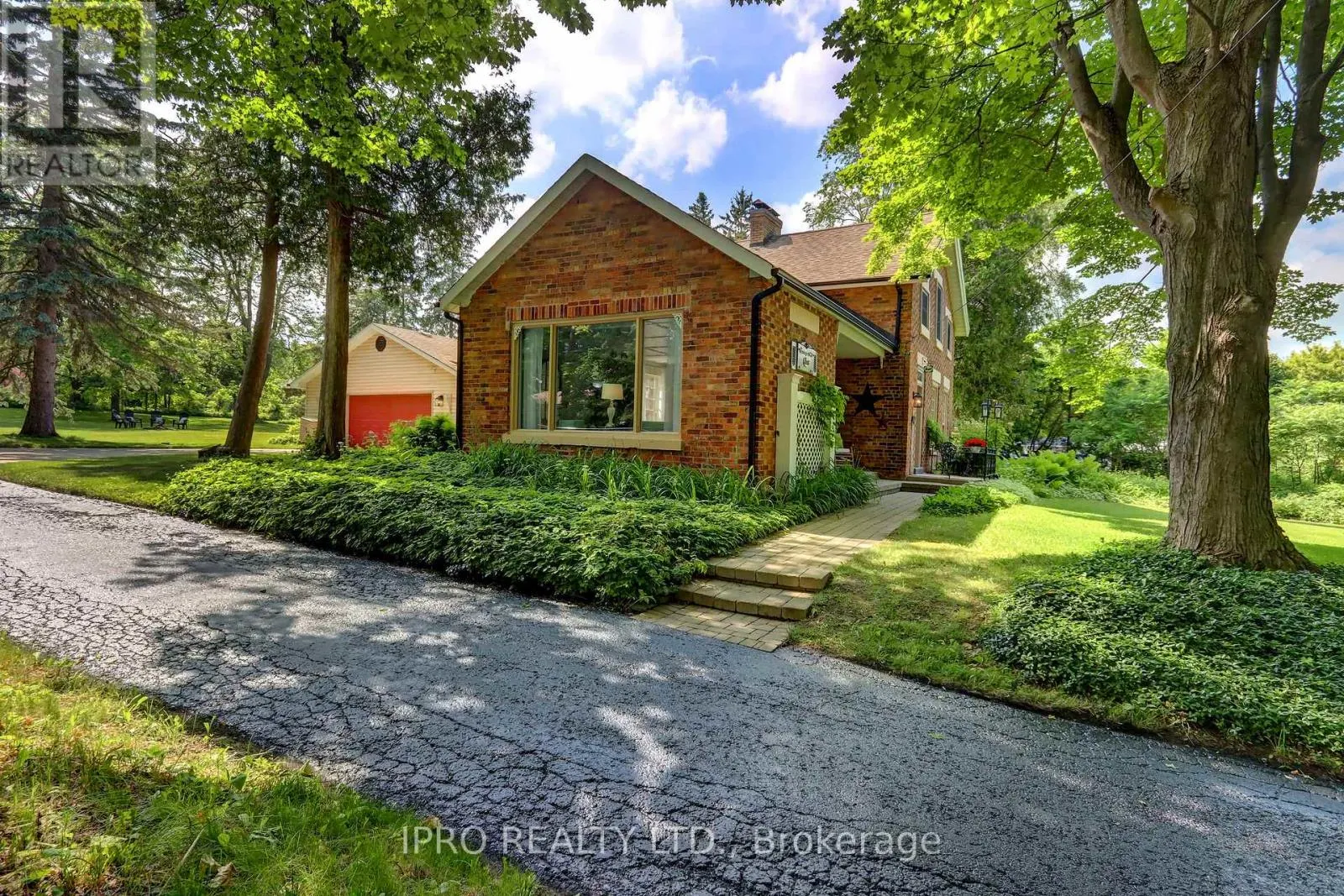 4 STEWARTTOWN ROAD
