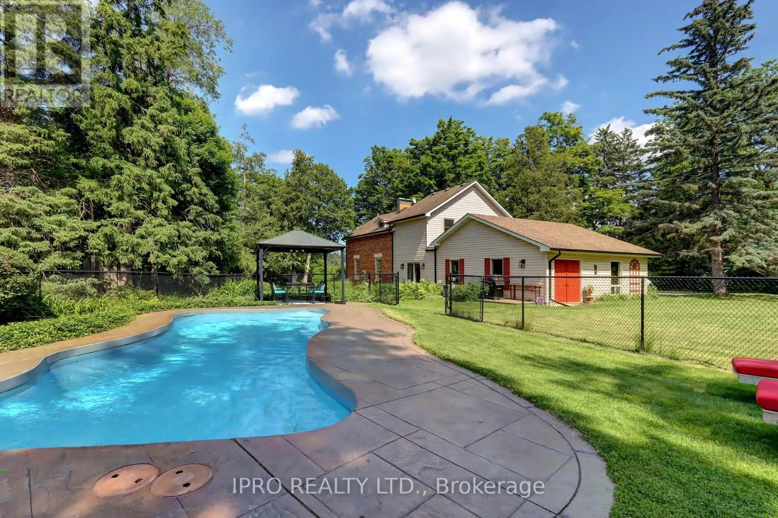 4 STEWARTTOWN ROAD