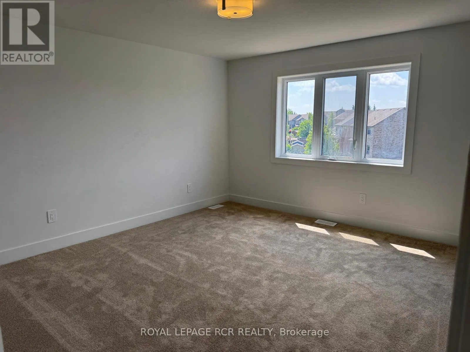 12 - 690 BROADWAY AVENUE
