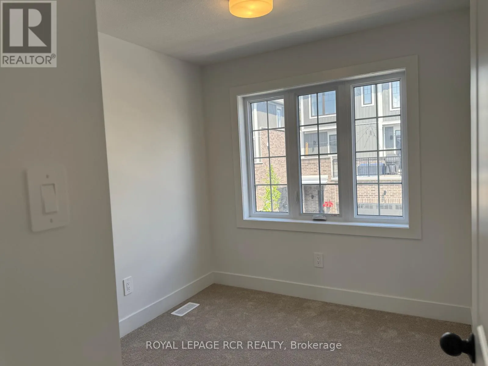 12 - 690 BROADWAY AVENUE