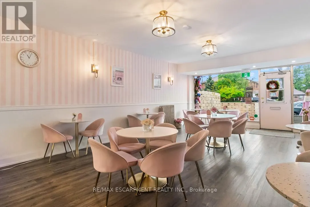 241,243 LAKESHORE ROAD E