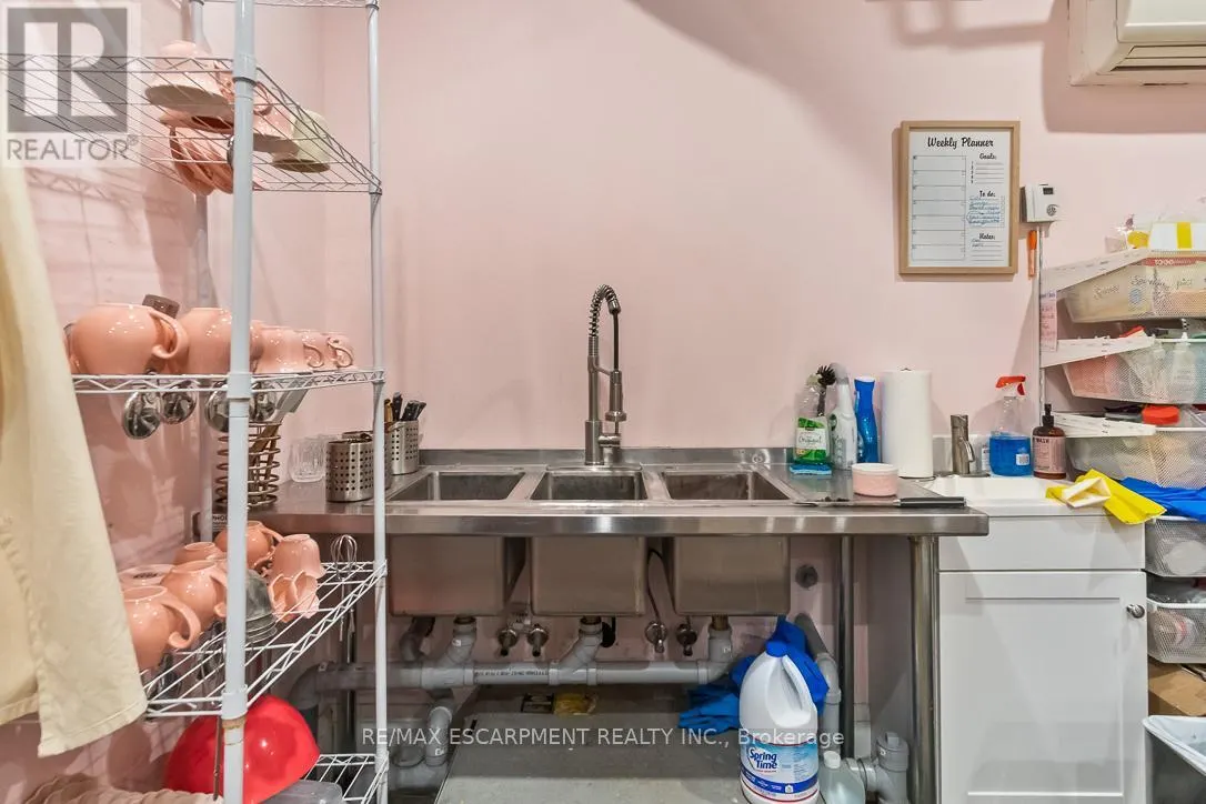 241,243 LAKESHORE ROAD E